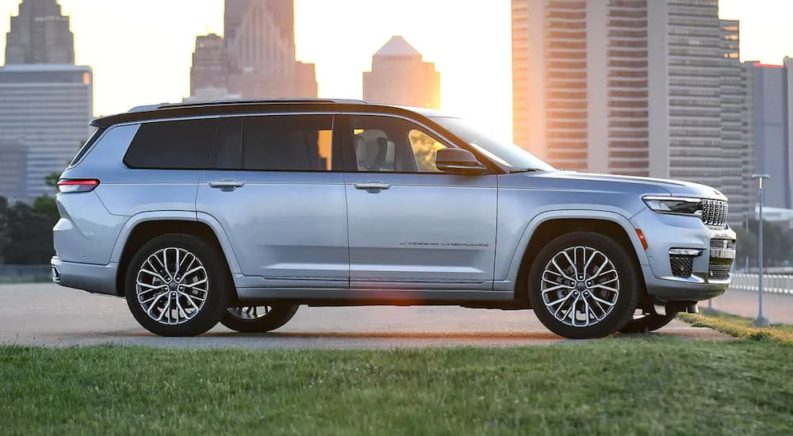 2021 Jeep Grand Cherokee L vs 2021 Chevy Traverse: A Fierce Fight