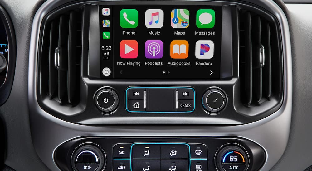 A close up shows the infotainment screen and apps in a 2022 Chevy Colorado.